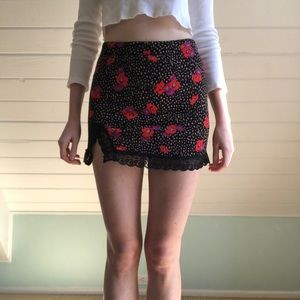 URBAN OUTFITTERS mini skirt